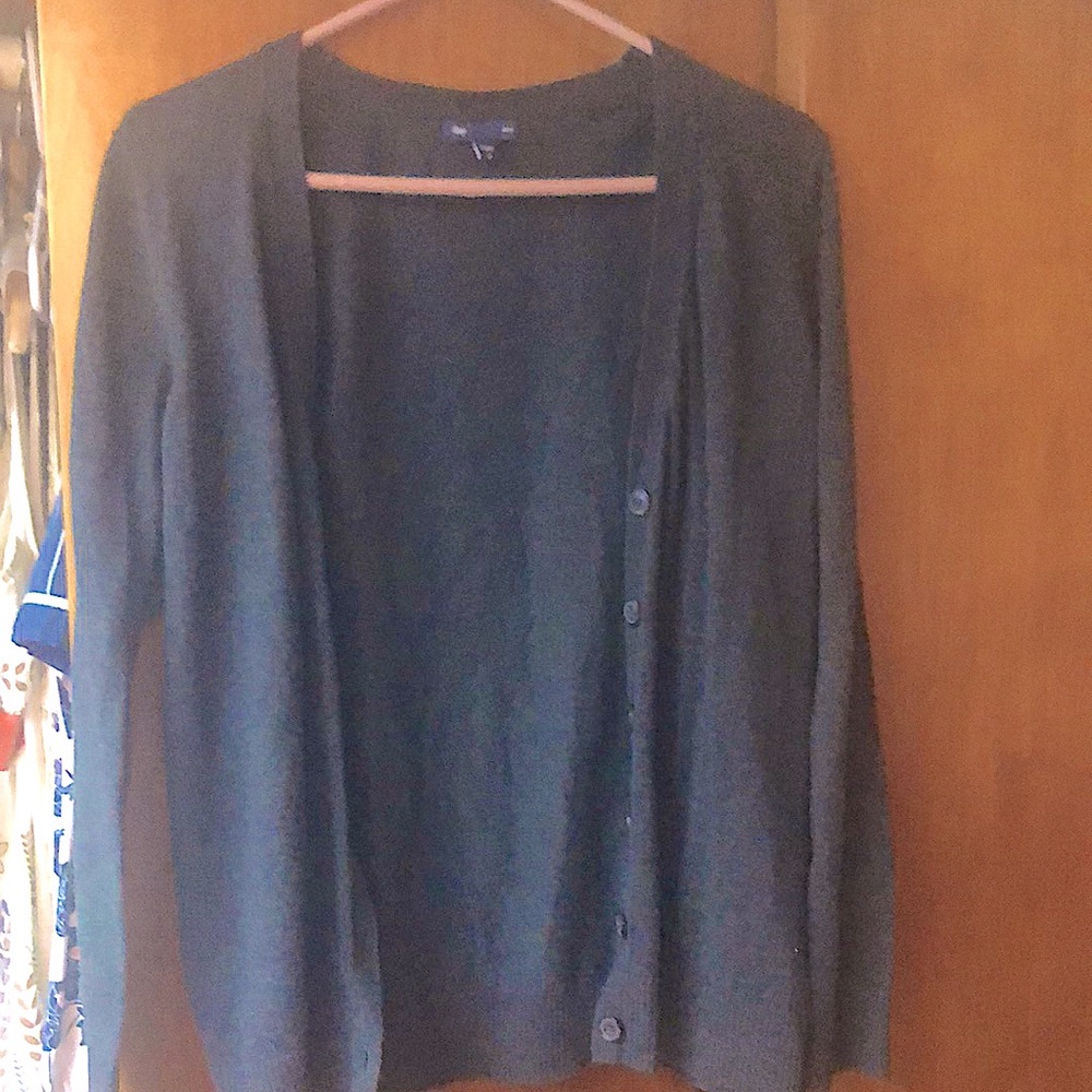 Gap size M dark gray button up sweater
